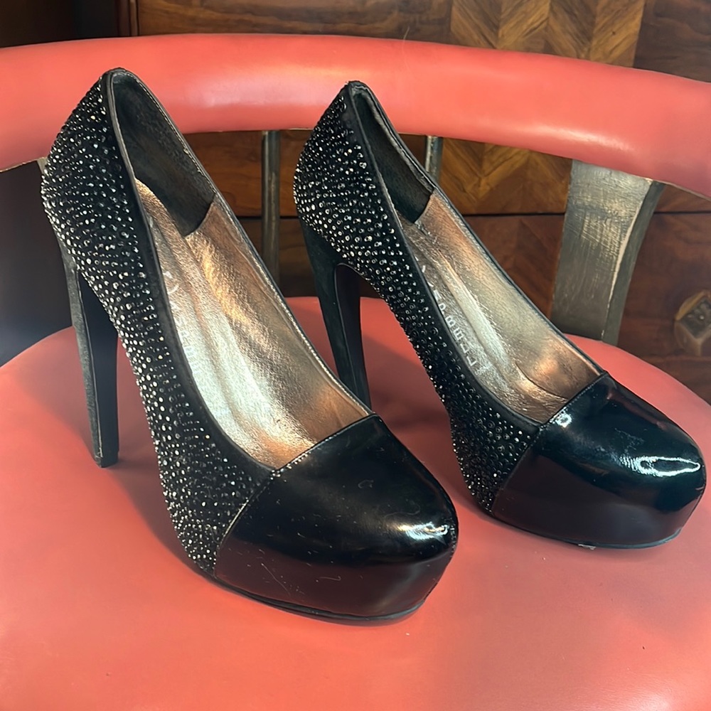 Jeffrey Campbell Ibiza black platform curved heel pump Bettie Page pinup witchy